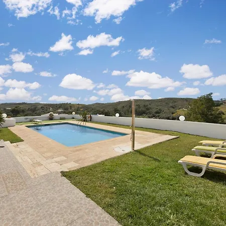 Holiday home T5 Com Piscina *