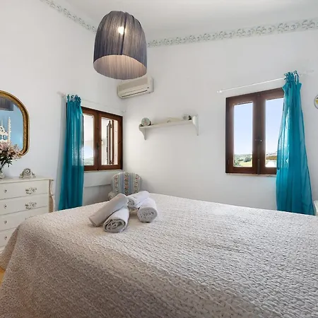 T5 Com Piscina Holiday home *